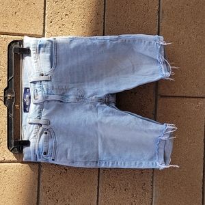 Hollister Barbuda shorts.